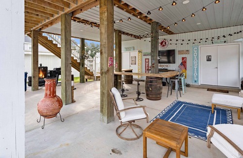 Ono Island House | Luxury 4 BR Home, Fido-Friendly*, Elevator, Boat Parking, Golf Cart**!
