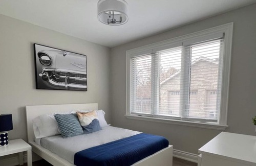 Scarborough House | Luxury 4BR Bungalow Self Checkin - Bluffs