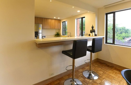 El Poblado Apartment | Luxury 4BR Retreat with Private Bathtub and AC