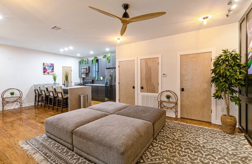 Faubourg Lafayette Villa | Luxury 5 bedroom Modern Villa with your own Private Rooftop