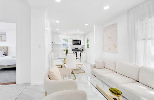 Bryn Mawr House | Luxury 5 BR 2BA Apt NYC Sleeps 16 with Free Parking!
