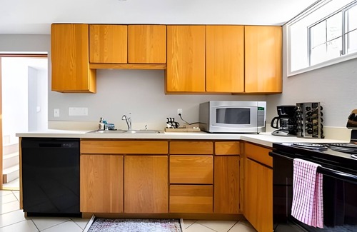 Tacoma House | Luxury 5BR | Amazing Water Views | Large Backyard!