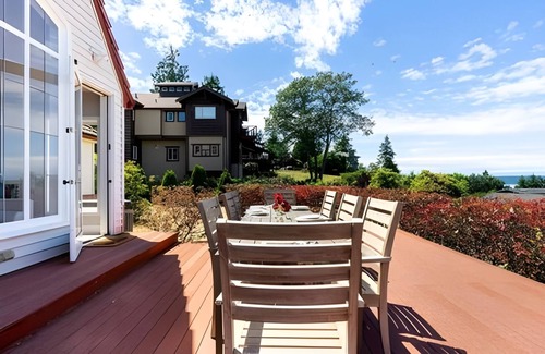 Tacoma House | Luxury 5BR | Amazing Water Views | Large Backyard!
