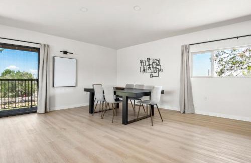 Hesperia House | Luxury 6BR Retreat Fast WIFI, Dedicated Workspaces