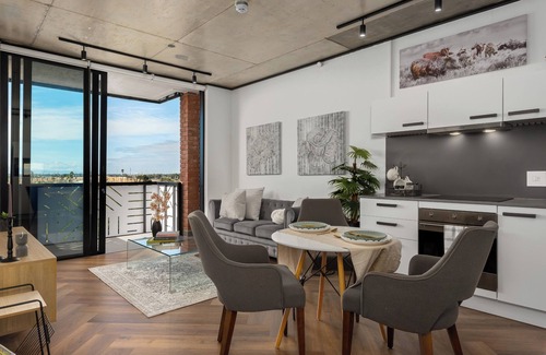 Century City Apartment | Luxury Apartment In Century City - Lagoon Views