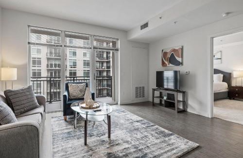 Stamford Apartment | Luxury Apt In Harbor Point with Balcony