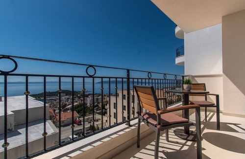 Moca Apartment | Luxury Apt In Villa Rubin Shared Pool Sea View