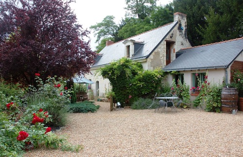 Brion Cottage | Luxury B&B, near Saumur, in 18thC former wine estate, heated pool