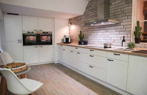 Ulstrupfeld House | Luxury Baltic Sea vacation home with pool Lucky Castle in Glücksburg (Baltic Sea)