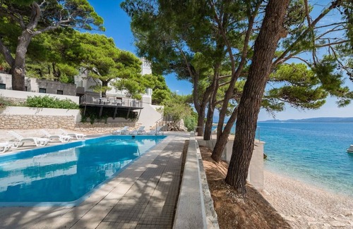 Ruskamen Villa | Luxury Beachfront villa Sea Palace with private pool, Jacuzzi, hot tub, sauna and gym right at the beach in Lokva Rogoznica - Omis