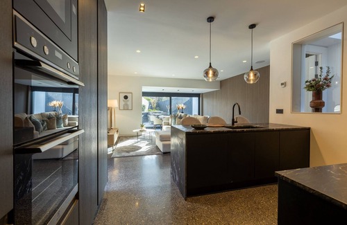 Dublin House | Luxury Brand New 4BR Seaside Retreat Dún Laoghaire