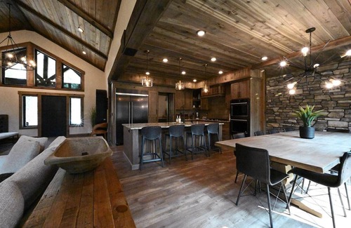 Island Park Cabin | Luxury Cabin | 20 Miles to Yellowstone! | Theater Room| Hot Tub