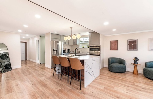 Royal Poinciana House | Luxury Casa Cusco in Hollywood [Hot Tub & Backyard Oasis]