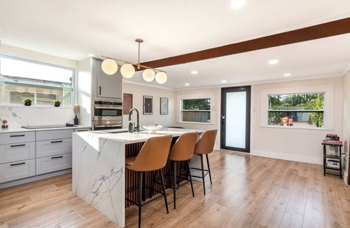 Royal Poinciana House | Luxury Casa Cusco in Hollywood [Hot Tub & Backyard Oasis]