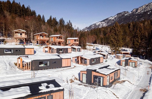 Kotschach-Mauthen Ski Chalet | Luxury chalet with dishwasher in the area