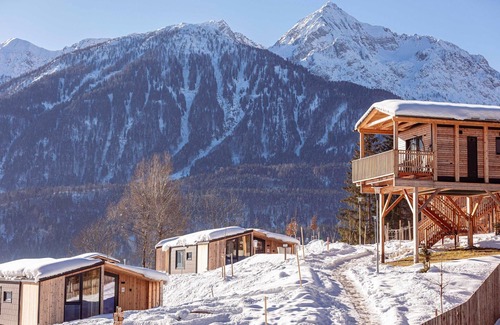 Kotschach-Mauthen Ski Chalet | Luxury chalet with dishwasher in the area