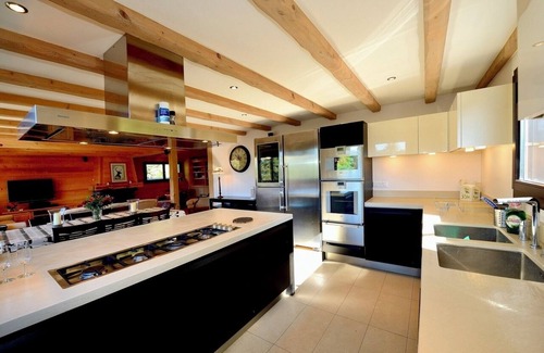 Villars-sur-Ollon Ski Chalet | LUXURY CHALET + HOT TUB + GARDEN - CENTRAL VILLARS