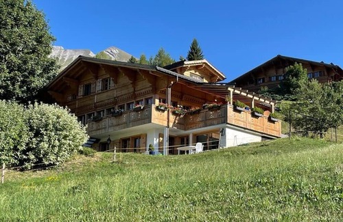 Chateau-d'Oex House | Luxury Chalet with Spa and stunning views !
