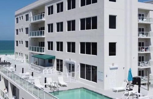 Clearwater Beach Condo | Luxury Condo Hotel Suite on the Beach