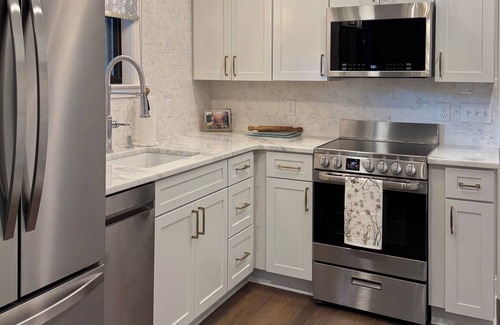 Collegedale Cottage | Luxury Cottage full of amenities in Collegedale perfect for a getaway!