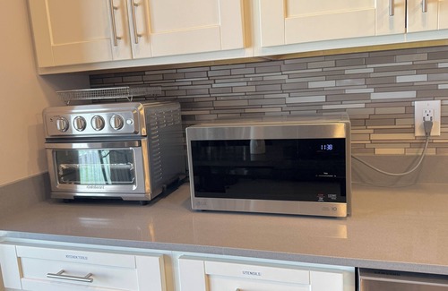 West Valley City House | Luxury, Cozy & Modern Home, 3 BR, 4 King beds, Central location