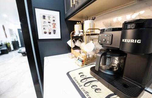 Canarsie House | Luxury Entire 2-Bedroom Brooklyn stay Free Parking & Laundry on-site