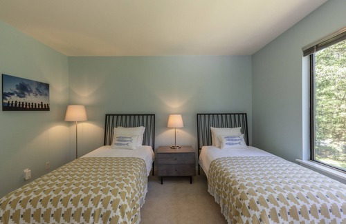 Quogue House | Luxury four-bedroom contemporary villa in the village of Quogue in the Hamptons