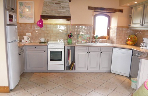 Boisse Cottage | luxury gite for couples, no children. Peace, great views, large pool and spa.