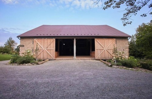Elora Cabin | Luxury Glamping on Elora Flower Farm - Fox
