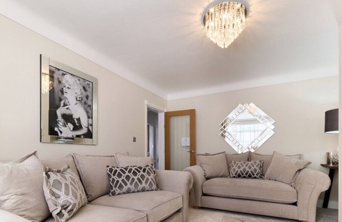 Greasby House | Luxury Greasby Retreat | Near Holylake & Liverpool