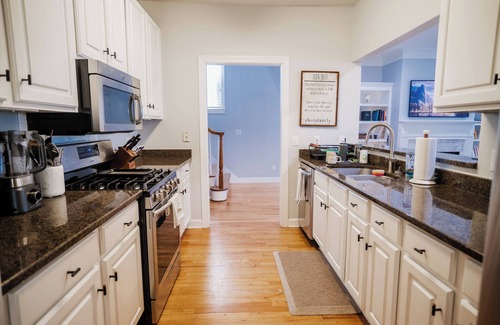 Poncey-Highland House | Luxury Hideaway in Atlanta’s Best Neighborhood – 3BR, Walkable, World Cup-Ready