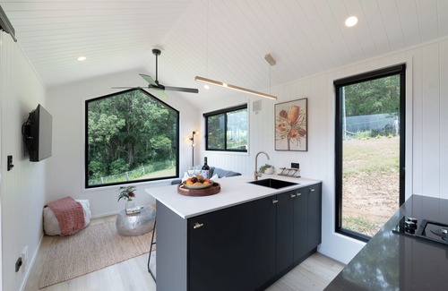 Palmwoods Cabin | Luxury Hinterland Tiny Home | Secluded Romantic Escape with Stunning Views