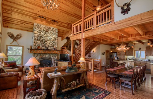 Yosemite National Park House | Luxury home inside Yosemite gates and only minutes from valley floor