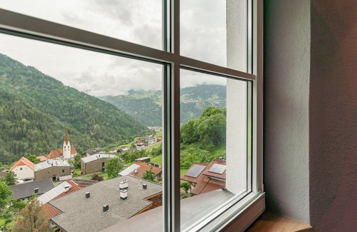 Kauns House | Luxury holiday home with stunning views & oak sauna