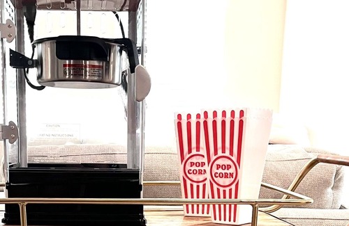 Merced House | Luxury home 120” theater, near park and UC, 中文