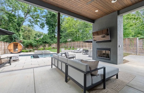 Green Hills House | Luxury Home in Green Hills - Pool, Garage, Sauna, HotTub