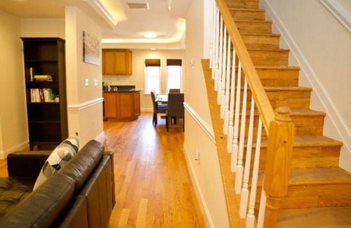 Federal Hill House | Luxury Home in Popular Fed Hill @ Nightly Discount, Free Parking & Pets Friendly