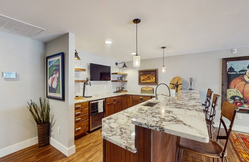 Manson House | Luxury Home in Wine Country with Private Pool, Hot Tub, and Gourmet Kitchen