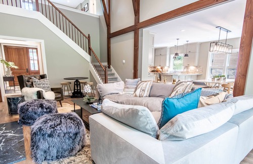 Boyne City House | Luxury Home | Ski-In/Ski-Out | Private Hot Tub | Gated Community | 18 Guests