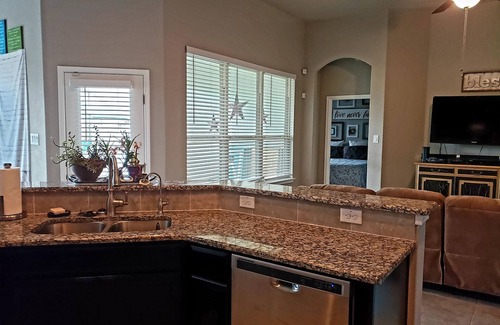 Cibolo House | Luxury House in central location (short term rental)!