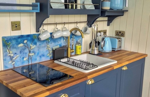 Doolin Cabin | Luxury Hut with hot tub & sauna near Doolin Village