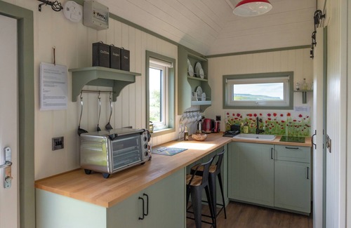 Doolin Cabin | Luxury Hut with hot tub & sauna near Doolin Village
