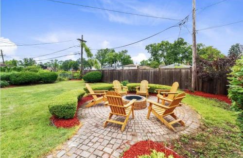 Westchester House | Luxury King Bd w Game Room & Fire Pit 17 miles to Downtown