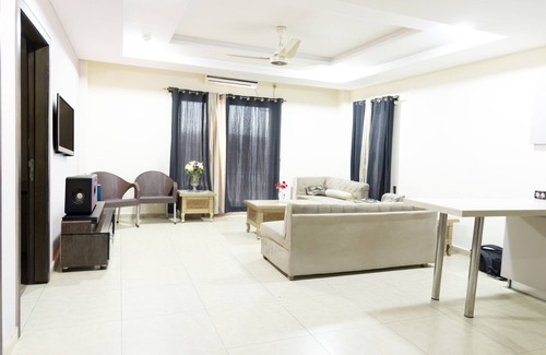 Rawalpindi House | Luxury King Size 1 Bed Suite Islamabad/Rawalpindi