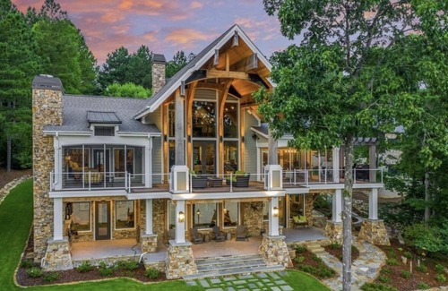 Crane Hill House | Luxury Lake House Retreat