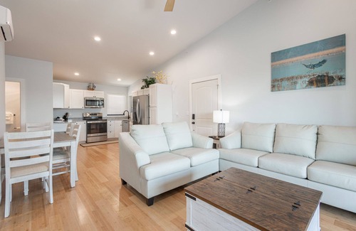 Indian Point Villa | Luxury Lake Life: Heated Pool, Hot Tub, Game Room, Stunning Lake Views!