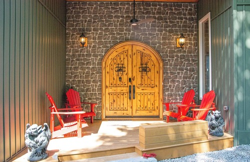 Unorganized Centre Parry Sound Apartment | Luxury Lakefront escape in Northern Muskoka - your private Boutique Hotel awaits