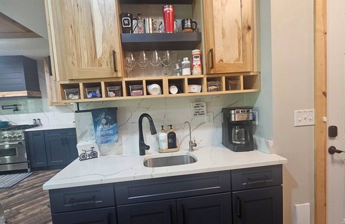 Corbin House | Luxury Laurel Lake Retreat-Private Home Near Holly Bay w Fishing Pond EV CHARGER