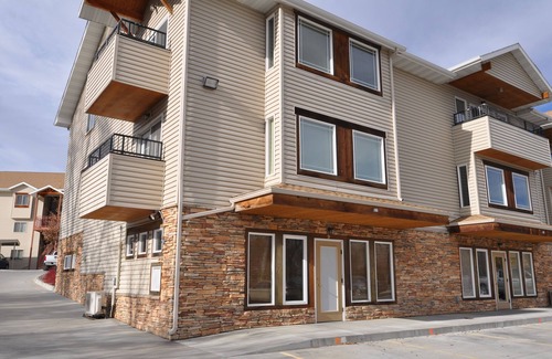 Billings Condo | Luxury living, or a business sutie, 5 minutes MSU-B, and the Medical Corridor.