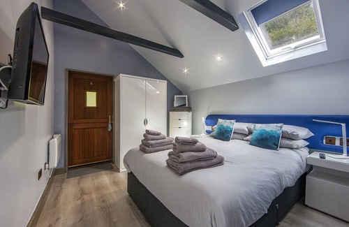 Benderloch Cabin | Luxury Lodge - Palms 1, Loch Etive, Dundonald Landing, North Connel